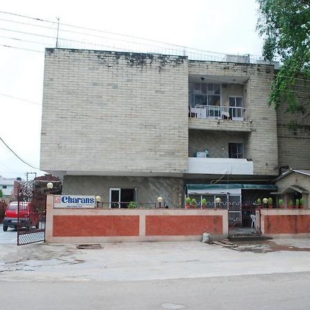 Charans Guest House Лакхнау Экстерьер фото